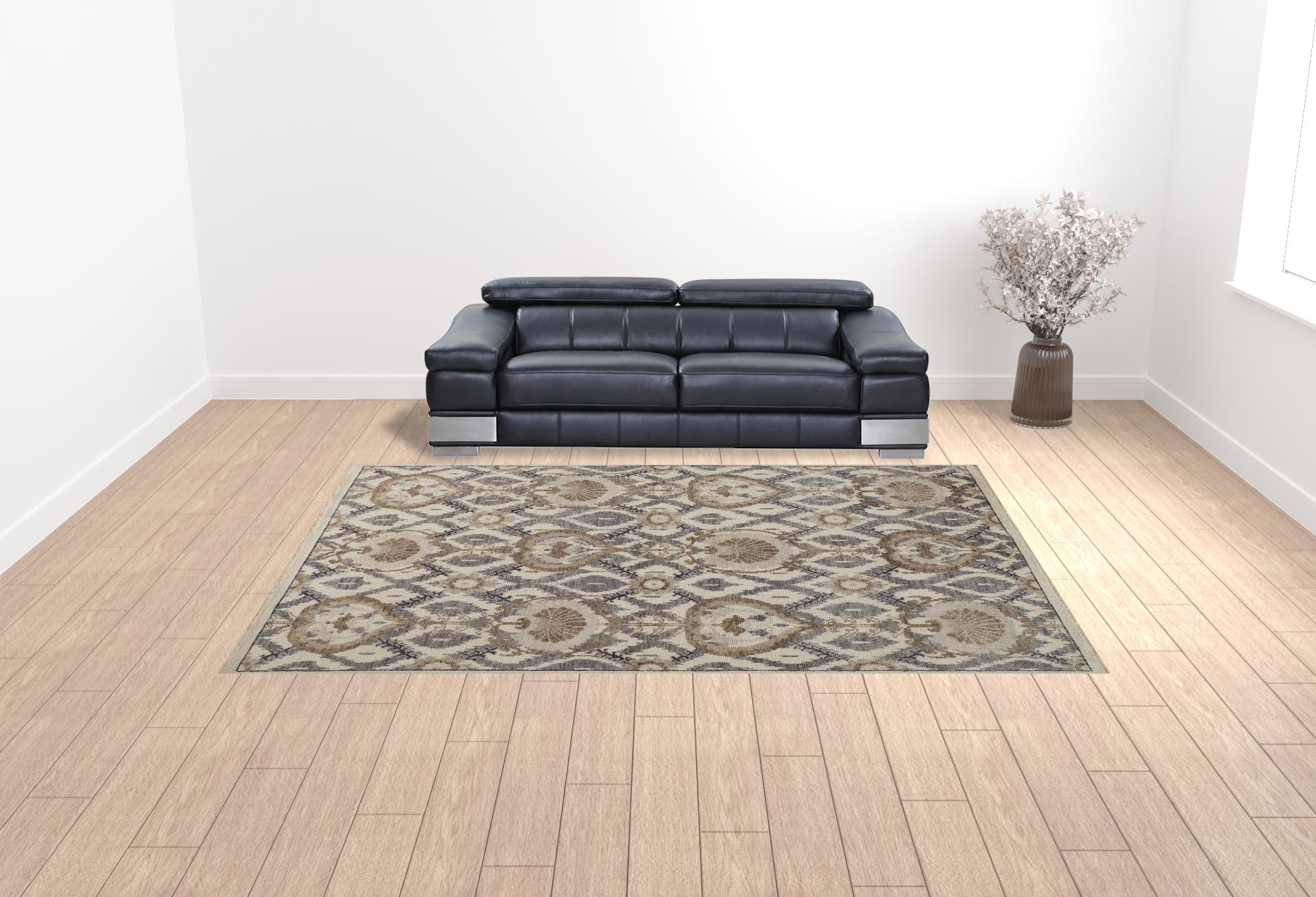 4' X 6' Gray and Ivory Wool Floral Hand Knotted Area Rug