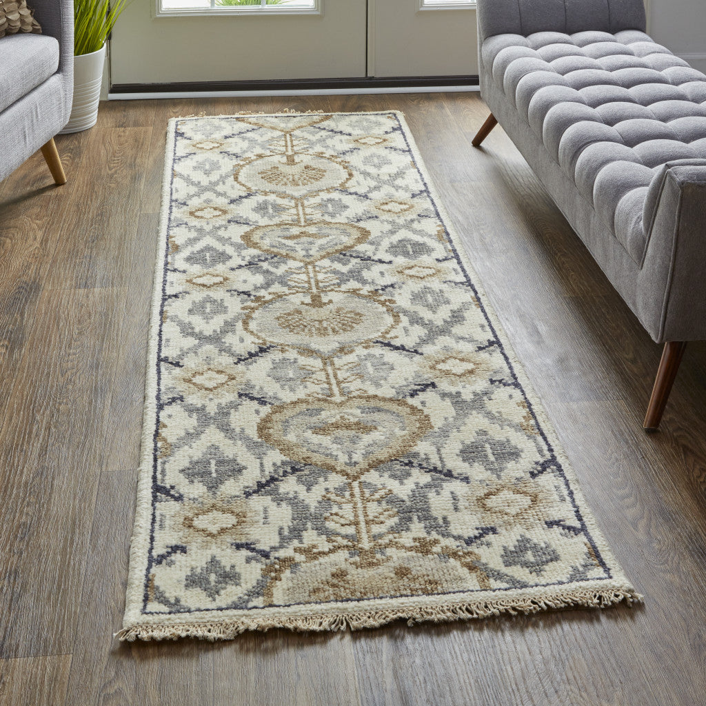 4' X 6' Gray and Ivory Wool Floral Hand Knotted Area Rug