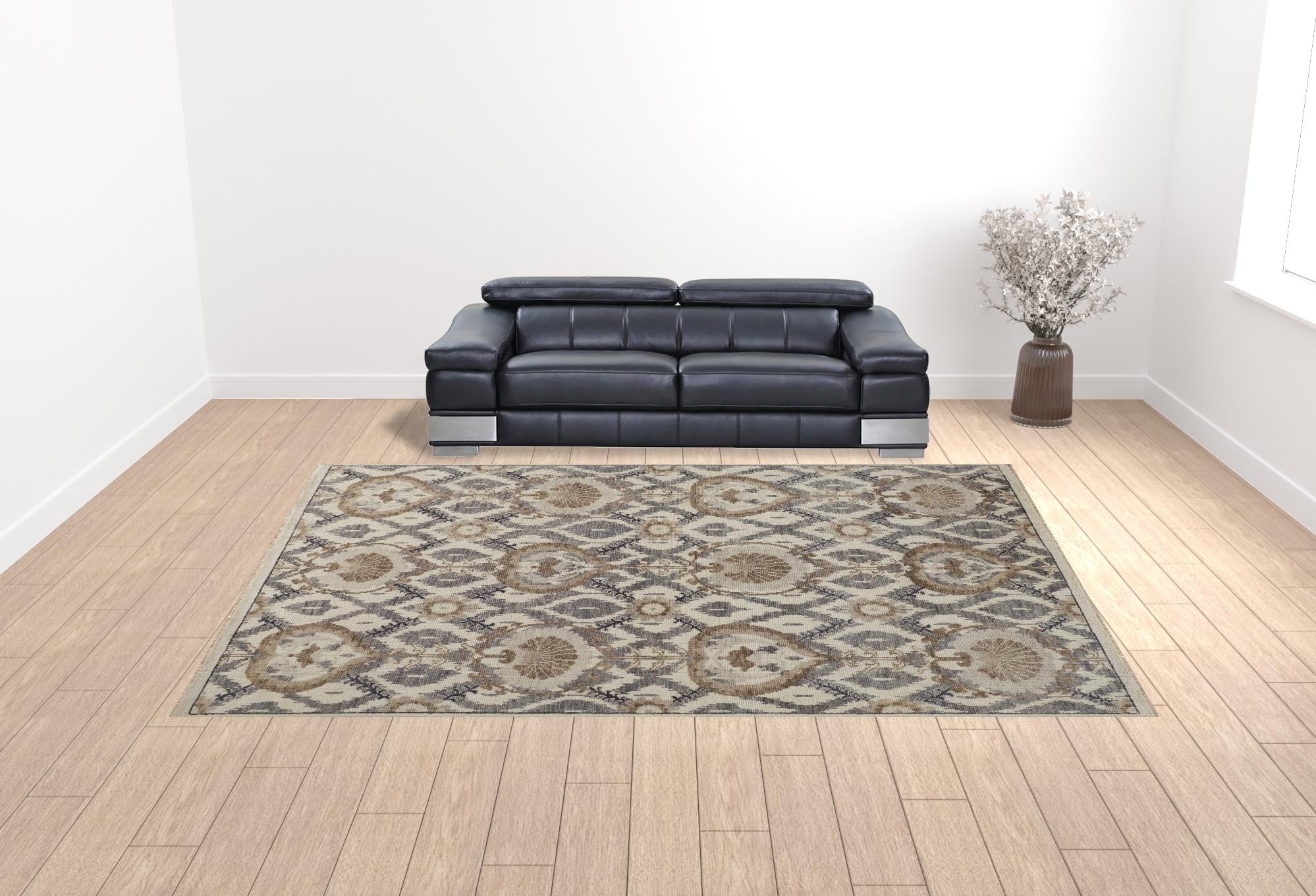 4' X 6' Gray and Ivory Wool Floral Hand Knotted Area Rug