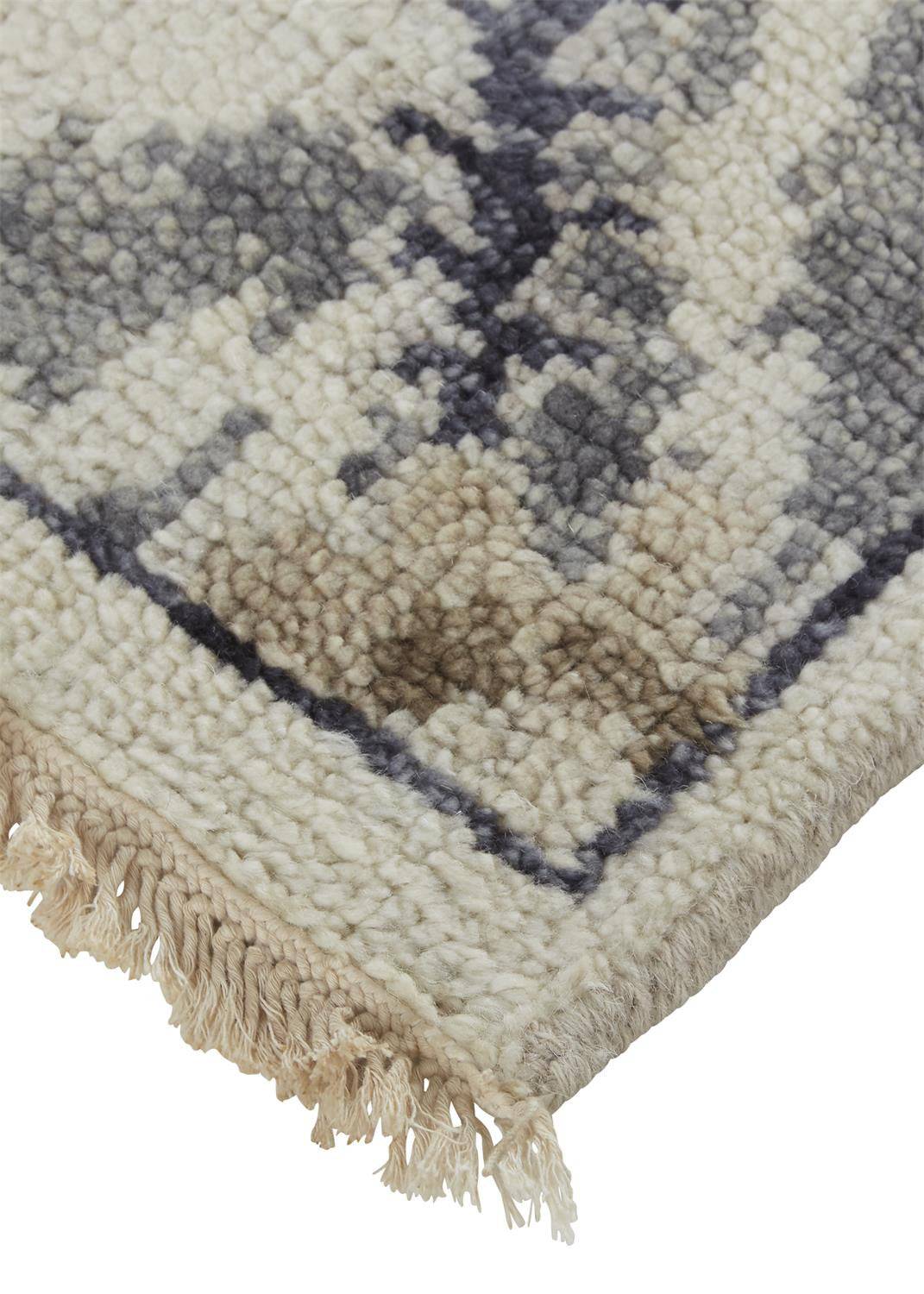 4' X 6' Gray and Ivory Wool Floral Hand Knotted Area Rug