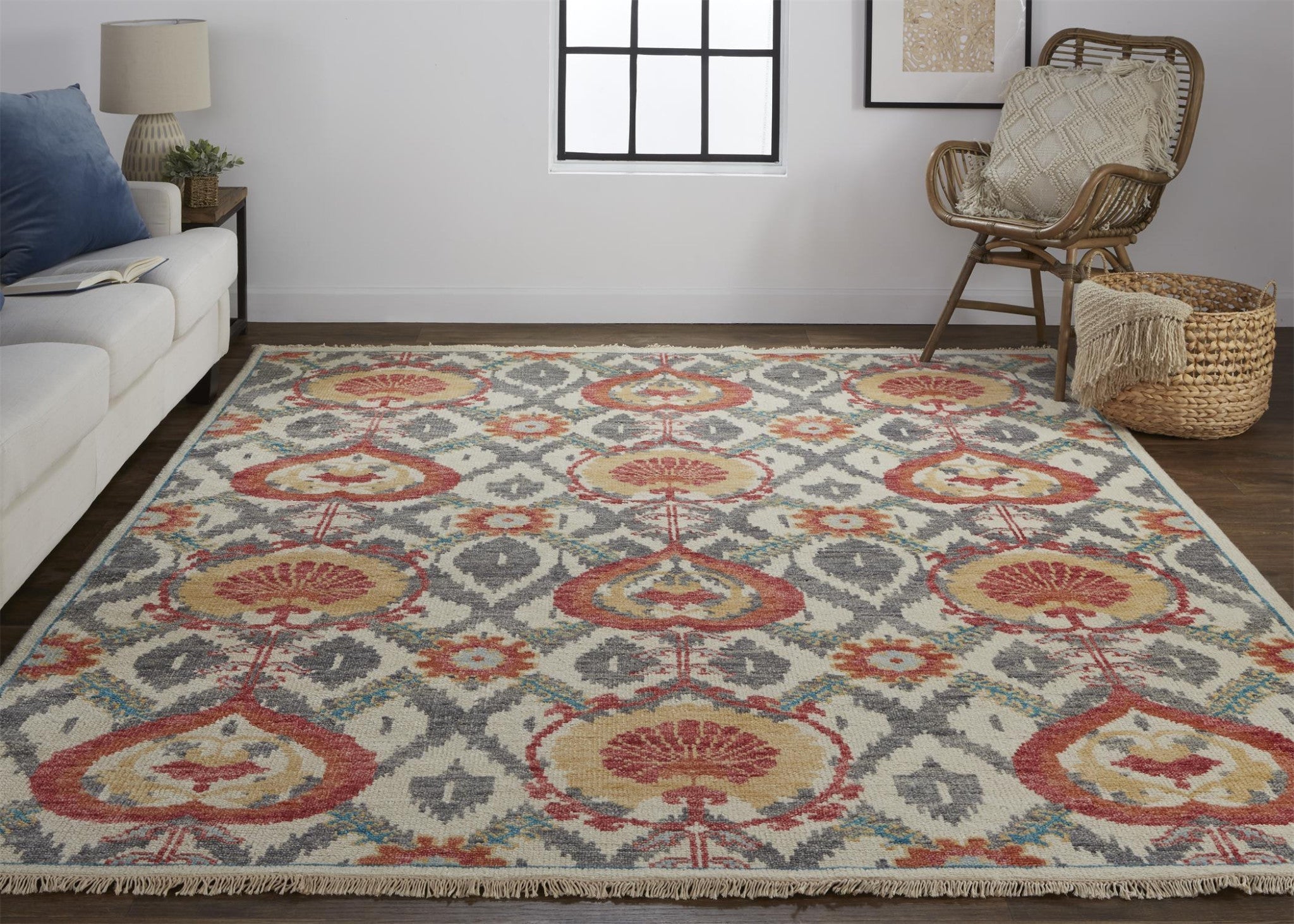 4' X 6' Gray and Ivory Wool Floral Hand Knotted Area Rug