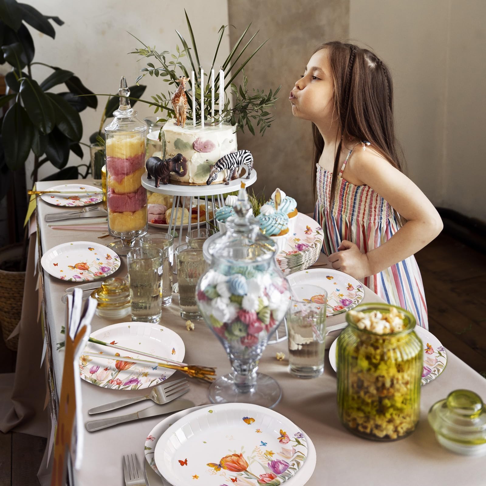 50 Pack Oval Thanksgiving Plates 12 x 10 Inch Thanksgiving Paper Plates Heavy Duty - Large Disposable Dinner Platters,Turkey Pumpkin Autumn Fall Harvest Thanksgiving Party Decor