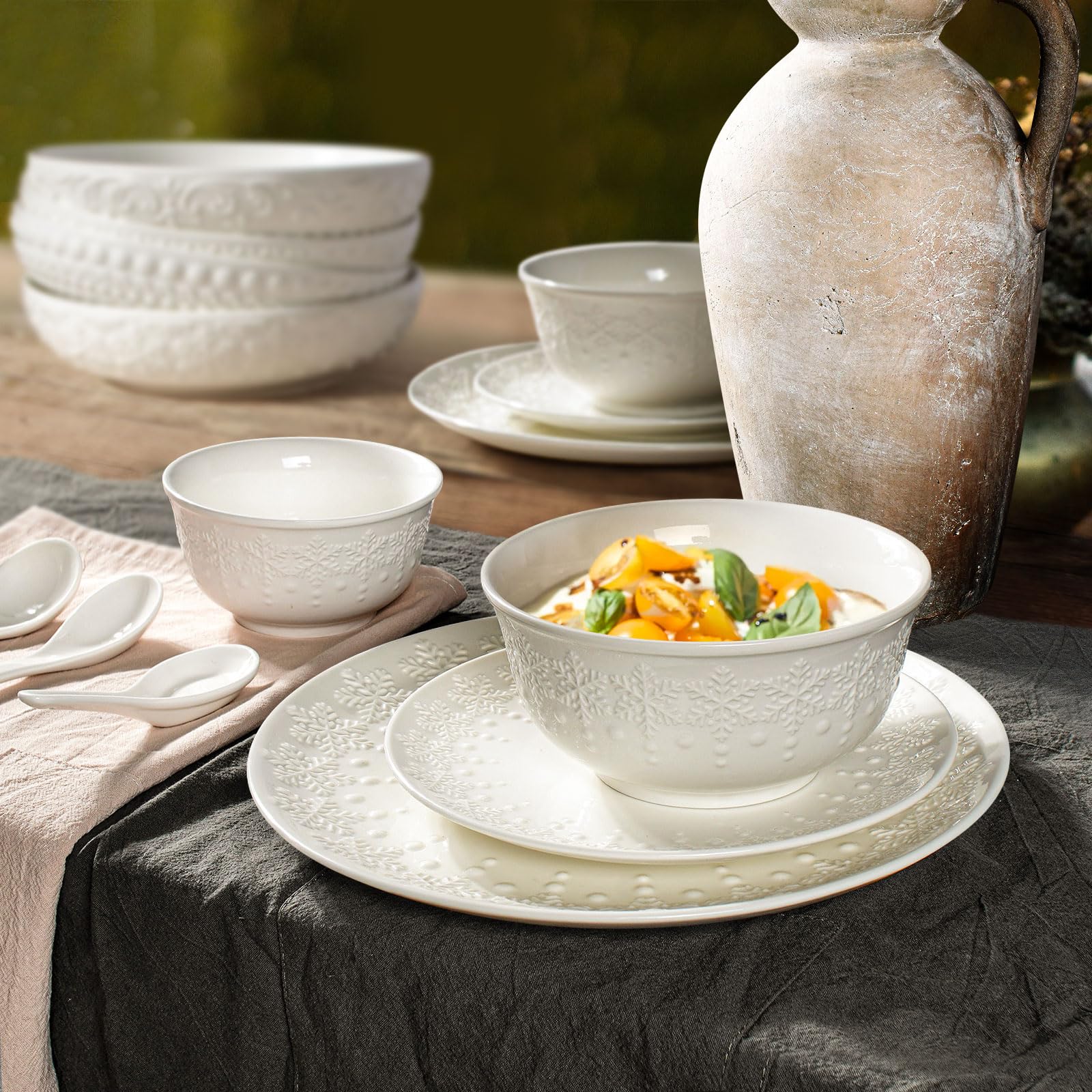 Large Salad Bowls Set of 4, 60oz White Serving Bowls Deep Deep Embossed Ceramic Mixing Bowl for Soup Kitchen, Eating, Ramen, Pasta, Dishwasher & Microwave Safe 8 inch (Multiple Patterns)